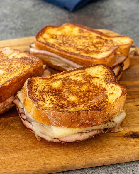 Monte Cristo Sandwich Easy, Easy Monte Cristo Sandwich, Montecristo Sandwich, Monte Cristo Sandwich Recipe, Toasted Sandwich Recipes, Kfc Coleslaw Recipe, Savory Ham, Grilled Sandwiches, Crispy Bread