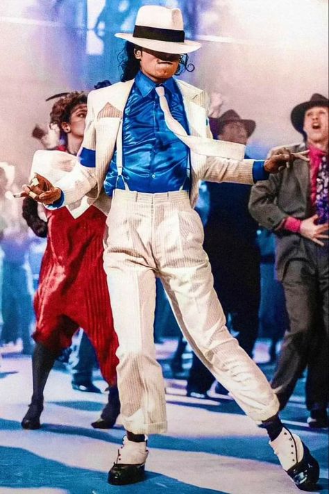 Michael Jackson Party, Michael Jackson Costume, Michael Jackson Outfits, Michael Jackson 1988, Michael Jackson Dance, Mike Jackson, Michael Jackson Bad Era, Michael Jackson Funny, Photos Of Michael Jackson