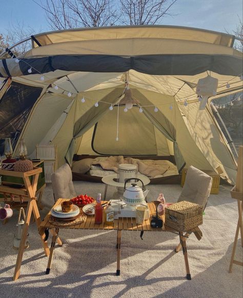 Tents Camping Glamping, Cozy Camping, Tenda Camping, Camping Inspiration, Comfortable Camping, Camping Set Up, Lake Food Ideas Summer, Food Ideas Summer, Lake Food Ideas