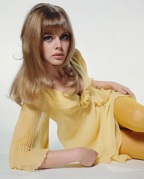 60s fashion icon & actress Britt Ekland 🌷 — #brittekland #1960s #60sfashion #modstyle #springfashioninspo Britt Ekland 60s, Real 60s Photos, 60s Dolly Fashion, Mid 60s Fashion, 60 Style 1960s, 1960s Actresses, Beatnik Style 1960s, 60s Aesthetic Fashion, 1960s Celebrities