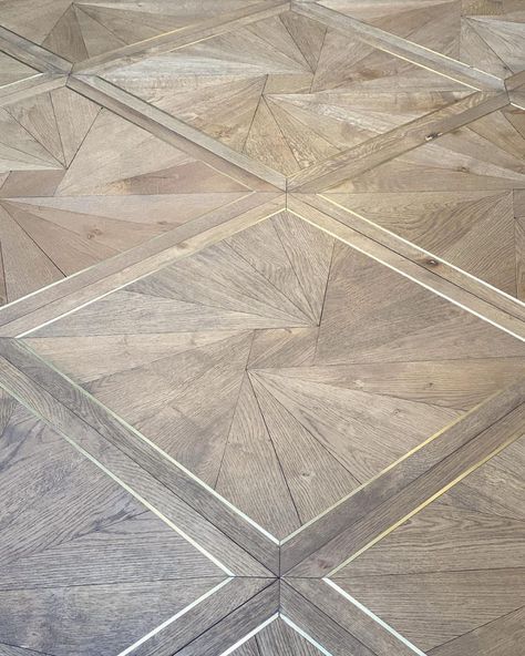 New Classic Design, Inlay Flooring, Wood Floor Design, Wood Parquet Flooring, Beautiful Flooring, Luxury Floor, Flooring Inspiration, Layout Architecture, Wooden Ceilings