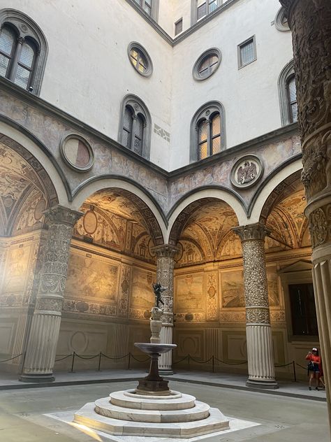 Uffizi Gallery, Florence Uffizi Gallery Aesthetic, Uffizi Gallery Florence, Gallery Aesthetic, Uffizi Gallery, Florence, Places To Go, Exterior