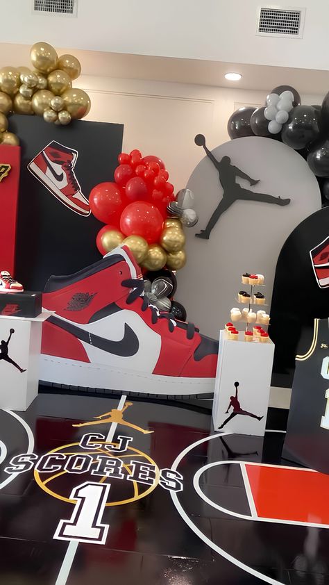 Jordan 1 Birthday Party, Jordan 1s Birthday Theme, Jordan Bday Party, Sneaker Theme Party Ideas Air Jordans, Jordan 1 Theme Birthday Party Ideas, Jordan 1st Birthday Party, Sneakers Centerpiece, Nike Centerpieces, Jordan 23 Birthday Party Ideas