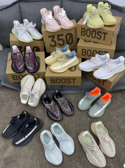 100% brand new 350 V2 sports shoes, original products, 100% quality assurance, 100% satisfaction guarantee. Yeezy 350 V2, Pink Nike Shoes, Track Shoes, Nike Shoes Jordans, Adidas New, Dunk High, Hype Shoes, Yeezy 350, Adidas Campus