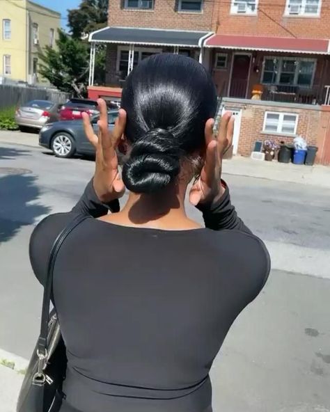 Knot Ponytail Black Hair, Simple Ponytail Hairstyles Black Women, Knot Bun Hairstyles For Black Women, Low Bun Hairstyles For Black Women, Afro Bun, Natural Hair Ponytail, Sleek Braided Ponytail, Weave Ponytail Hairstyles, Sleek Ponytail Hairstyles