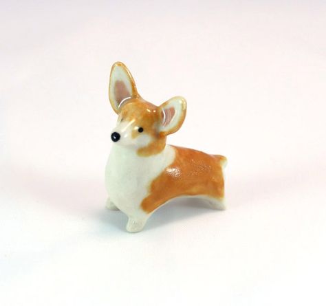 Corgi Clay Sculpture, Corgi Sculpture, Corgi Ceramic, Miniature Corgi, Butterfly Wall Art Diy, Miniature Pottery, Porcelain Dog, How To Make Clay, Clay Crafts Air Dry