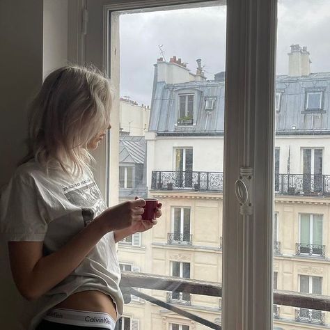 Brandy Melville (@brandymelvilleusa) • Instagram photos and videos French Girl Aesthetic, Parisian Life, Living In Paris, I'm With The Band, Taylor Swift Album, Oui Oui, Parisian Chic, Soft Grunge, Future Life