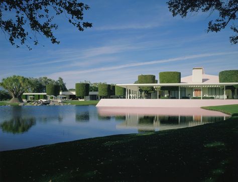 Sunnylands, Palm Springs, California. Built by A. Qincy Jones in 1963 A Quincy Jones, Modernism Week Palm Springs, Kaufmann House, Palm Springs Architecture, Palm Springs Style, Quincy Jones, Mid Century Architecture, Palm Springs California, Coachella Valley