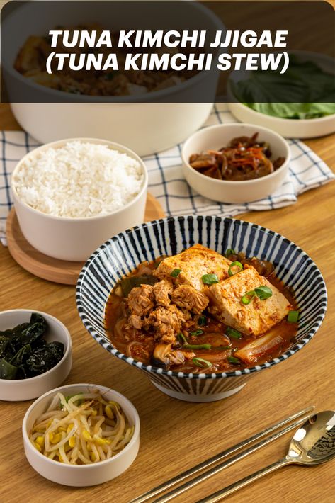 Tuna Stew, Kimchi Stew Recipe, Kimchi Stew, Kimchi Jjigae, Stew Recipe, White Onion, Stew Recipes, Kimchi, Stew