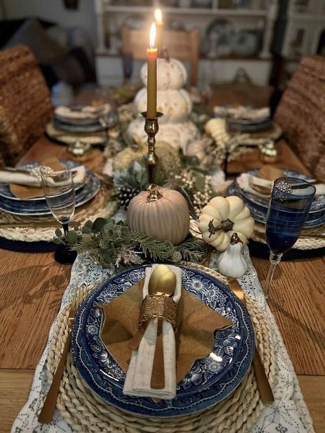 Blue And Gold Thanksgiving Table, Fall Dining Table Decor Ideas, Blue Thanksgiving Table, Blue Dinner Party, Gold Thanksgiving Table, Blue Table Decorations, Fall Dining Table Decor, Pumpkin Tablescape, Blue Thanksgiving