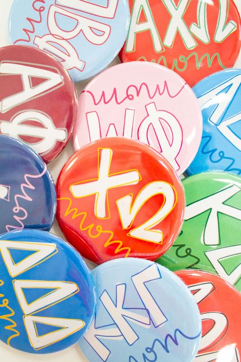 Get your mom in on the gameday spirit with our Classic Sorority Dad Gameday Button! Show off your sorority pride with this fun and stylish button. Perfect for any gameday event, this button is a must-have for any proud sorority mom. Size: 2.5" Sorority Graduation Gifts, Gameday Buttons, Sorority Socials, Sorority Buttons, Sorority Family, Alpha Alpha, Kappa Sigma, Big Little Basket, Omega Alpha