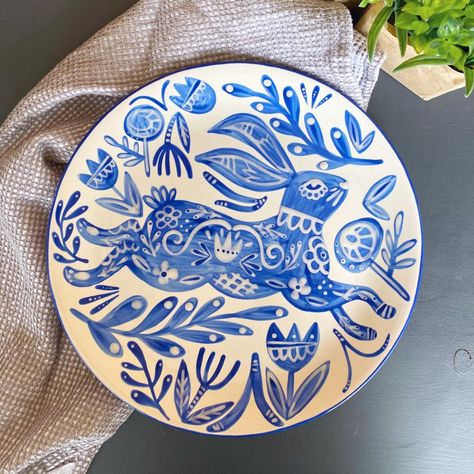 Rabbit Folk, Blue Pottery Designs, Owl Pottery, Art Rabbit, Folk Pottery, Ceramic Cafe, Diy Pottery Painting, Paint Your Own Pottery, Pottery Painting Designs