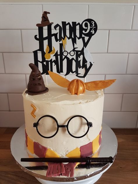 Pastel Harry Potter, Harry Potter Theme Birthday Party, Harry Potter Birthday Cake Ideas, Tort Harry Potter, Harry Potter Theme Cake, Harry Potter Themed Birthday, Gateau Harry Potter, Harry Potter Theme Birthday, 9th Birthday Cake