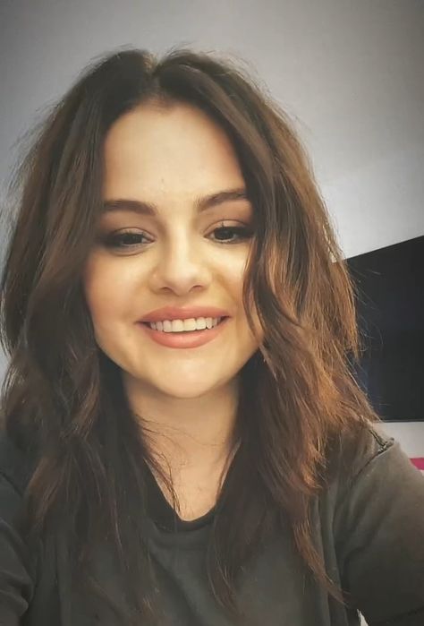 Short Hair Selena Gomez, Selena Gomez Curtain Bangs, Curtain Bangs Short Hair, Curtain Bangs Short, Virginia Gardner, Bangs Short Hair, Selena Gomez Style, Bangs Short, Marie Gomez