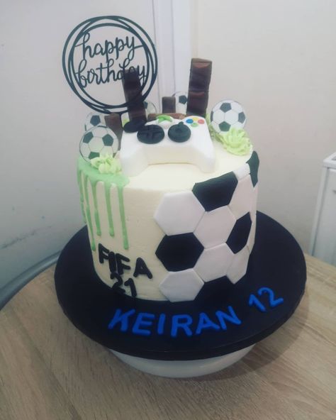 Fifa Cake Ideas, Fifa Birthday Cake, Fifa Cake, Nintendo Cake, Cake Fortnite, 21 Cake, Bear Decorations, Football Cakes, Xbox Cake