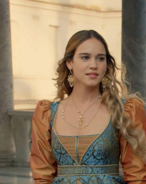 Medici: The Magnificent (Masters of Florence, season 2) [2018, RAI1] Matilda Lutz as Simonetta Vespucci #medici #medicithemagnificent #medicimastersofflorence Matilda Lutz Medici, Simonetta Vespucci Medici, Medici The Magnificent, Matilda Lutz, Simonetta Vespucci, The Secret Of Moonacre, Medici Masters Of Florence, Pretty Looks, The Most Beautiful Woman