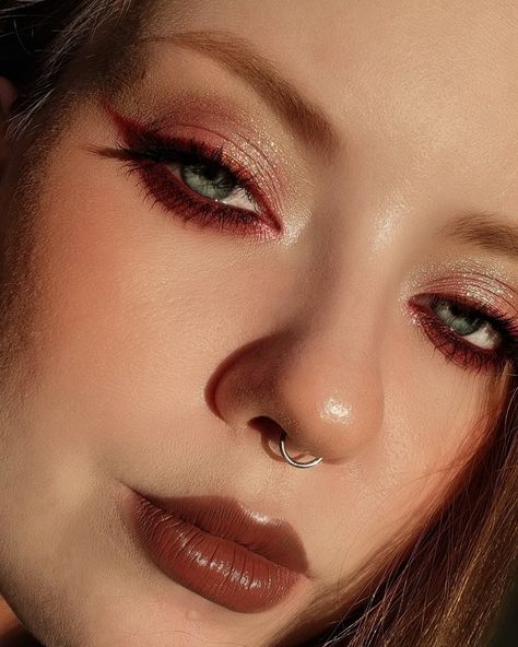 Clionadh Cosmetics Bloodline
Beauty Bomb Turbo Gel Eye Pencil (Vinous) Santa Barbara Lip Pencil 02
#makeupinspiration #макияж #осенниймакияж Burgundy Eye Makeup Blue Eyes, Subtle Red Makeup Looks, Makeup With Red Eyeliner, Eyeliner For Blue Eyes, Eyeliner Blue Eyes, Burgundy Eyeliner, Clionadh Cosmetics, Red Eyeliner Makeup, Beauty Bomb