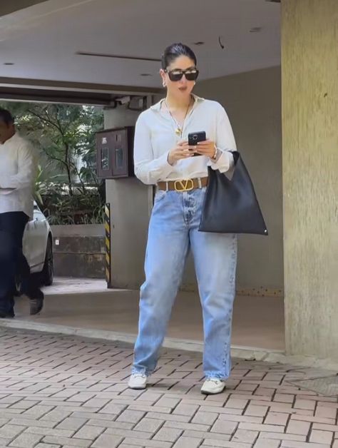 Kareena Kapoor Casual Outfit, Kareena Kapoor Aesthetic, Kapoor Sisters, Best High End Makeup, Kareena Kapoor Photos, Jeans Styling, Business Professional Attire, Chic Dressing, Dream Motivation