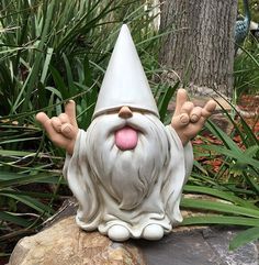 Gnome Painting Ideas, Funny Statues, Gnome Painting, Yard Gnomes, Funny Garden Gnomes, Fairy Garden Gnomes, Garden Gnomes Statue, Funny Gnomes, Gnome Statues