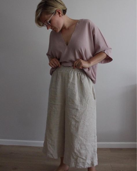 This seems to be a post of seconds - my second pair of Ninni culottes, and my second Pinnacle top.  Let me start with the Ninni’s. I’ve… Ninni Culottes, Chloe, Normcore, Let Me, Let It Be, Sewing, Instagram