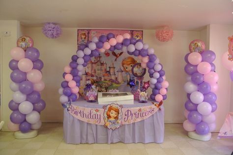 Sofia the First Birthday Party Ideas - balloons galore! Princess Sophia Party, Princess Sofia Birthday, Princess Sofia Party, First Birthday Party Ideas, Sofia The First Birthday Party, Pink And Gold Birthday Party, Princesa Sophia, Balloons Galore, Sofia Party