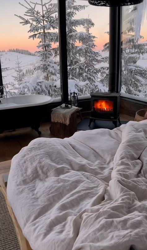 Cozy Morning Aesthetic, Winter Morning Aesthetic, Cozy December, Snow Cabin, December Winter, Cabin Aesthetic, Morning Aesthetic, Cozy Morning, Cozy Mornings