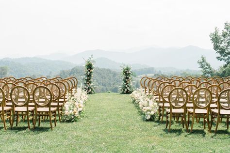 Wedding Venues In North Carolina, Wedding Venue North Carolina, Mountain Wedding North Carolina, Mountain Wedding Inspiration, North Carolina Wedding Venues, North Carolina Mountain Wedding, Nc Mountain Wedding, Wedding Venues South Carolina, Mountain View Weddings