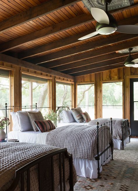 Rustic Modern Cabin, Modern Cabin Interior, Cozy Cabin Decor, Mountain Cabin Decor, Country Cottage Living, Cabin Renovation, Cabin Interior Design, Cabin Inspiration, Cabin Bedroom