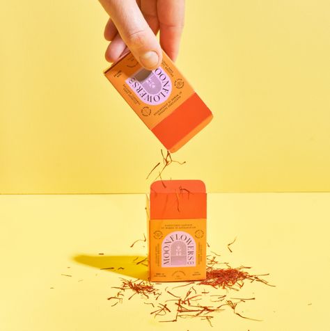 Saffron Brand Moonflowers Provides Opportunity For Afghan Women | Dieline - Design, Branding & Packaging Inspiration Saffron Packaging, Product Packaging Ideas, 2023 Photoshoot, Afghan Women, Saffron Flower, Female Farmer, Technology Life, Crocus Flower, Battle Royale Game