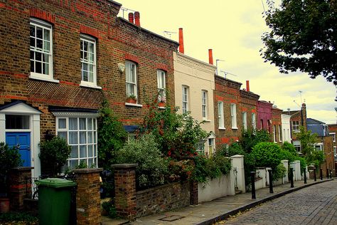 Toutes les tailles | Row of Houses in Hampstead, London | Flickr : partage de photos ! British Row House, English Row Houses, British Homes Interior, Row Of Houses, Sims 4 Cottage, British Houses, Front Door Inspiration, British Homes, Hampstead London