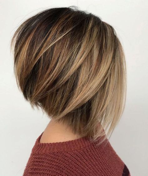 Layered A-Line Bob Bob Style Haircuts, Asymmetrical Haircut, Layered Bob Haircuts, Modern Haircuts, Layered Bob Hairstyles, Short Hair Styles For Round Faces, Long Bob Hairstyles, Blonde Bobs, Short Blonde Hair