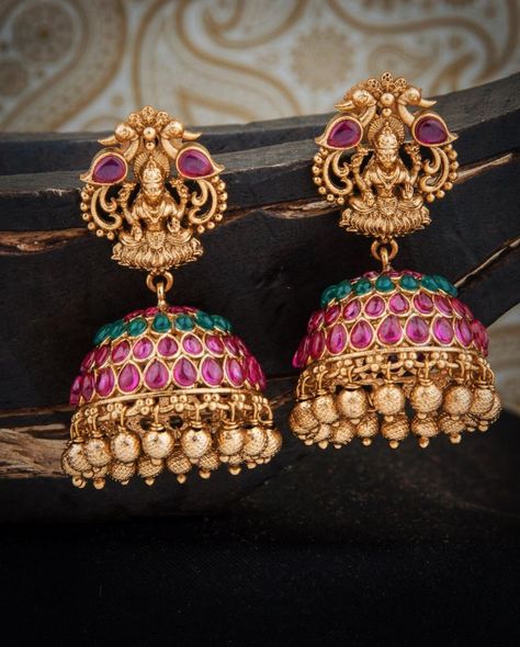 Lakshmi Temple Jhumkas ~ South India Jewels Lakshmi Jhumkas Gold, Butta Earrings, Lakshmi Temple, Antic Jewellery, Temple Jewellery Earrings, Jhumka Designs, Choker Necklace Designs, Antique Gold Jewelry Indian, Antique Jewellery Designs