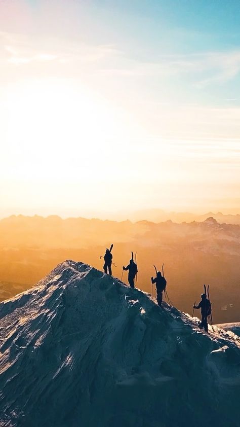 mathis_dumas on Instagram: Right on time for the sunset, in the summit of Mont Blanc. 🚀👑🌅 . #sunset #montblanc #ski #spring #topofeurope #mountain Mountain Summit, Camping Photo, Ski Mountain, Mountain Sports, Mountain Peak, Sunset Lover, 2024 Vision, The Sunset, Travel Aesthetic