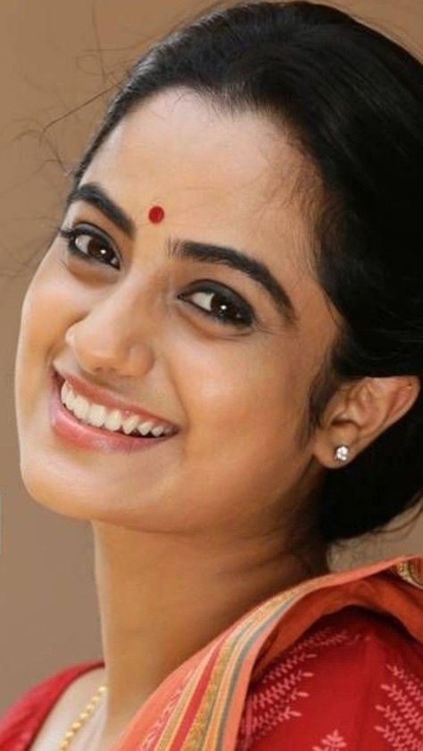 Namitha Pramod Namitha Pramod Saree, Ayesha Jhulka, Drinking Coconut, Namitha Pramod, India Actress, Marathi Culture, Grace Beauty, Indian Photoshoot, Actors Images