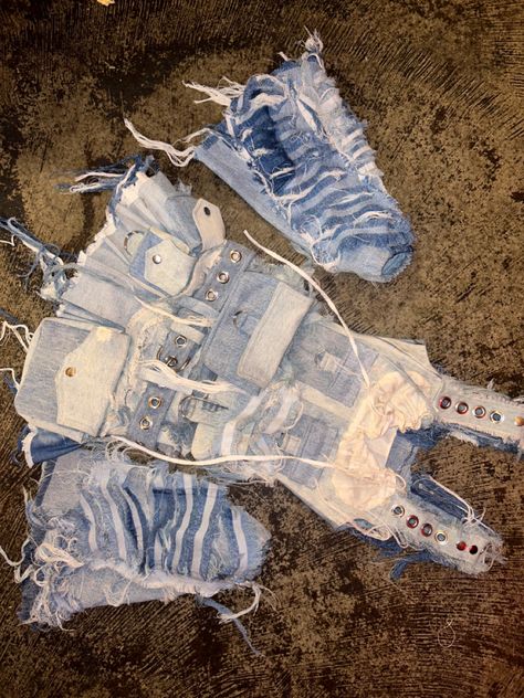 Grunge Fairy Outfit, Alt Clothes Diy, Reworked Clothes, Alt Clothes, Diy Clothes And Shoes, Custom Denim, Baddie Outfits Ideas, Fairy Clothes, Denim Diy