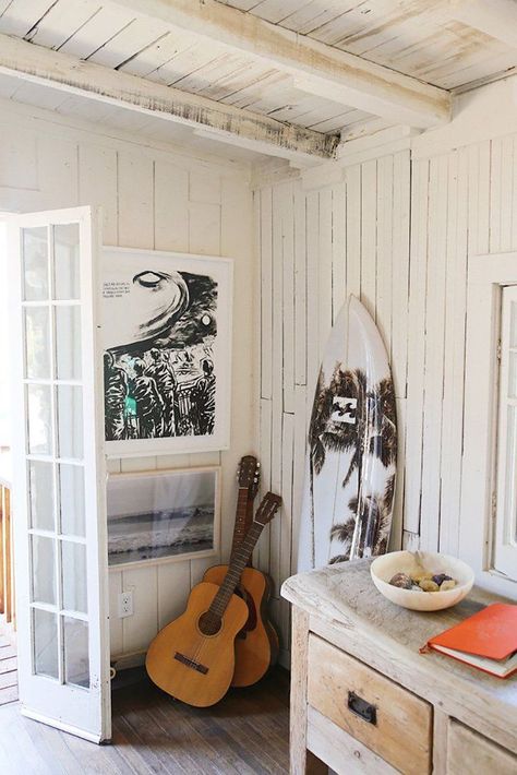 California Surf Shack, Surf Shack Style, Surfer Bedroom, Deco Surf, Costal Cowgirl, Surf House Decor, Room Revamp, Surf Room, Ford Interior