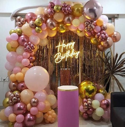 balloon ring decoration Ring Balloon Decor Birthday, Balloon Ring Decoration Ideas, Baloons Idea For Birthday Girl, Decoration At Home For Birthday, Ring Balloon Decoration, Balloon Ring Decoration, Birthday Lights Decoration, Ring Backdrop, Balloon Ring