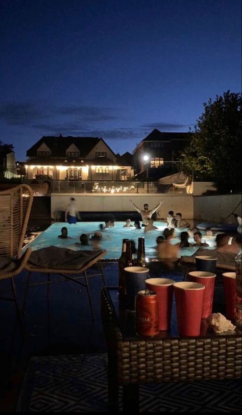 #party #pool #night #summer #evening Senior Pool Party, Rich Party Aesthetic, Mansion Pool Party, College Pool Party, Teen Pool Party, Pool House Party, Pool Party Aesthetic, Teen Pool Parties, Pool Movie