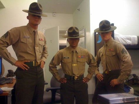 Drill Instructors at MCRD Drill Sergeant, Drill Instructor, Beefy Men, United States Marine, Us Soldiers, Military Personnel, Military Love, United States Marine Corps, Army Men