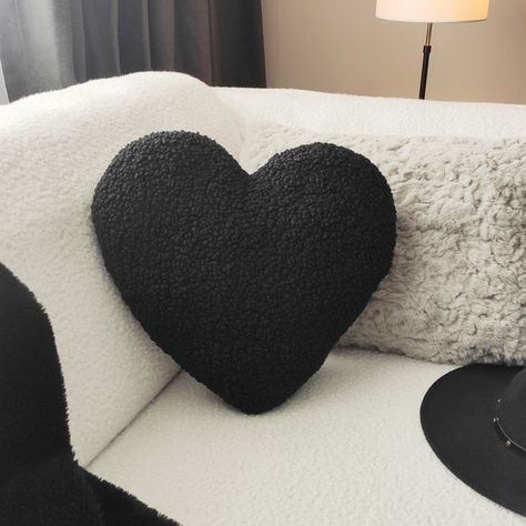 DreamsGelsomino - Etsy Black Decorative Pillows, Heart Shaped Pillow, Halloween Pillow, Pillow Plush, Dark Home Decor, Pillow Christmas, Valentine Day Gift, Shaped Pillow, Goth Decor