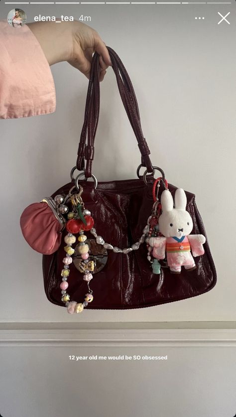 Bag With Charms, Bag Customization, Bag Tour, Trinket Bag, Bug Juice, Me Bag, Bag Closet, Accessorize Bags, Inside My Bag