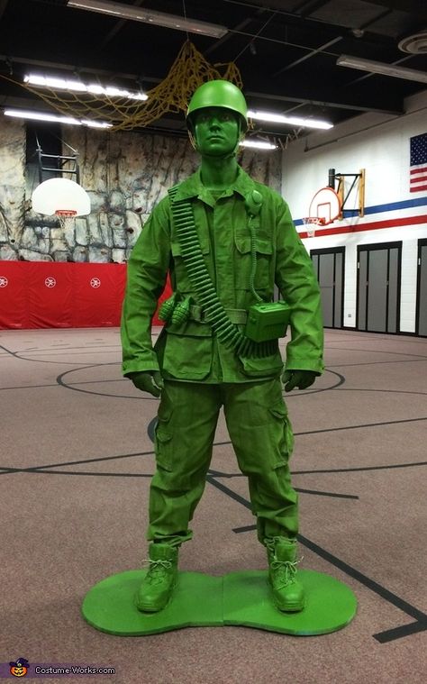 Plastic Toy Soldier Comes to Life! - Halloween Costume Contest Toy Story Soldiers, Toy Soldier Costume, Halloween Costumes For Big Kids, Pink Toy, Lego Costume, Plastic Toy Soldiers, Soldier Costume, New Halloween Costumes, Toy Story Costumes