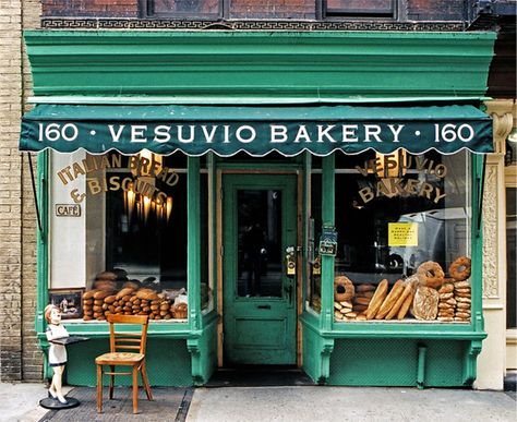 I absolutely love the raw beauty of these richly colored images of age-old New York City storefronts from James and Karla Murray‘s book Store Front: The Disappearing Face of New York. Bakery New York, Store Front Windows, Vintage Bakery, Bakery Store, Italian Bakery, Living In London, French Bakery, Shop Fronts, Sopot