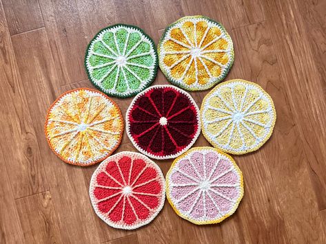 Crochet Pot Holders Free Pattern Round, Crochet Citrus, Hosting Gift, Crochet Pot Holders, Modern Kitchen Table, Citrus Kitchen, Citrus Theme, Crochet Pot Holders Free Pattern, Chicken Of The Woods