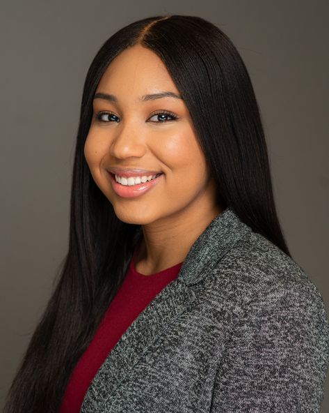 Kyeisha Laurence on Twitter: "Halfway through my 1st year of medical school seems like a great time for a #NewHeadshot reveal Time is flying but soaking it all in learning and growing each day in my preclinical year #MedTwitter #NewProfilePic https://t.co/XHk2rqaYu6" / Twitter Female Pics, Women Headshots, Business Man Photography, Professional Headshots Women, Learning And Growing, Headshots Women, New Profile Pic, Brown Skin Makeup, Man Photography