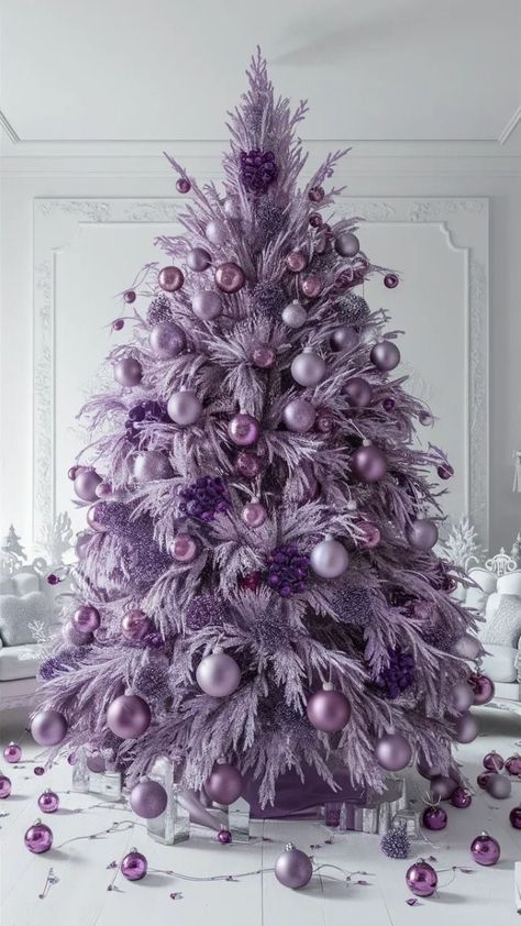 Purple Christmas Tree, Glamorous Christmas, Pretty Christmas Decorations, Elegant Christmas Trees, Real Christmas Tree, Unique Christmas Trees, Christmas Interiors, Christmas Tree Inspiration, Purple Christmas