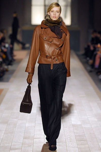 Hermes Fashion, 90s Runway Fashion, Leather Jacket Outfits, Womens Jackets, Brown Leather Jacket, Fun Fashion, Cool Street Fashion, Girls Wear, Minimal Fashion