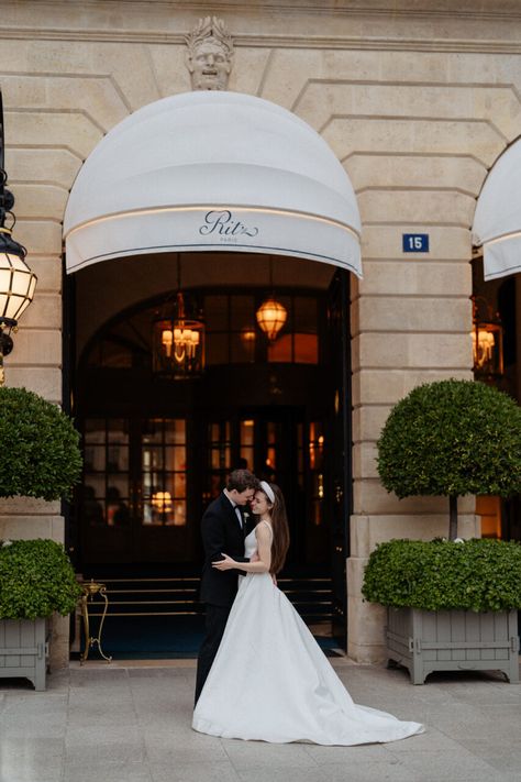 A timeless Parisian Wedding at Ritz Paris The Ritz Paris Wedding, Frame Ritz Paris, Elopement In Paris, Ritz Paris Hotel, Elopement Wedding Paris, Engagment Photo Paris, Classy Elegant Wedding, The Ritz Paris, Ritz Paris