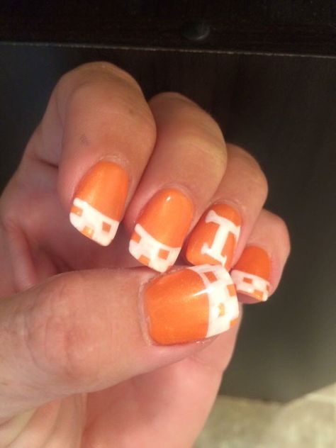 UT Vols nails Ut Orange Nails, Ut Nails Designs, University Of Tennessee Nails, Tn Vols Nails, Ut Nails, Tennessee Vols Nails, Vols Nails, Tn Nails, Tennessee Nails