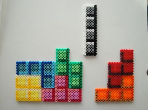 Tetris Hama Bead Sprite by ~rinoaff10 on deviantART Perler Beads Ideas, Perler Designs, Perler Creations, Nerd Crafts, Melty Bead Patterns, Beads Candy, Art Perle, 8bit Art, Perler Bead Templates